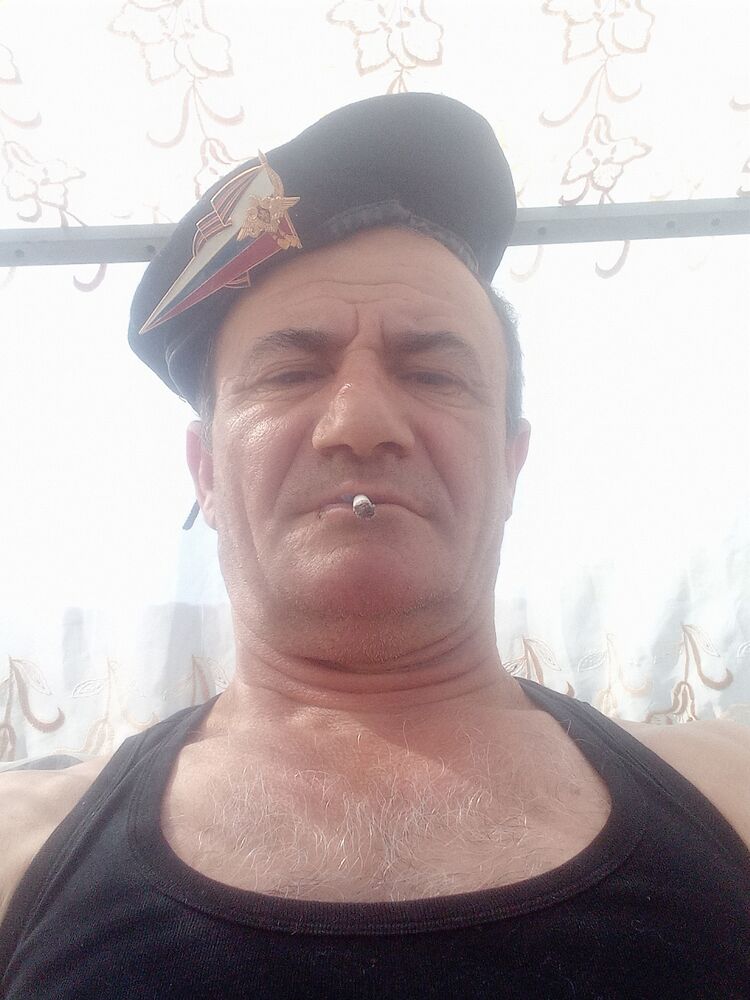  45193326  Artur, 53 ,    