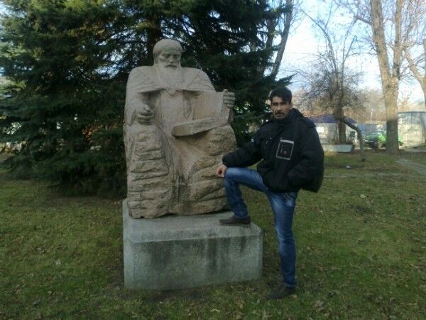  18244456  Abdulla, 52 ,    