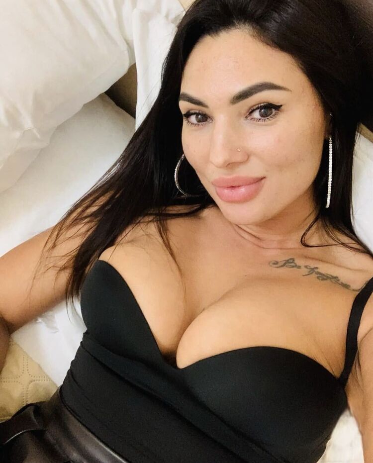  49769366  Sabina, 32 ,    