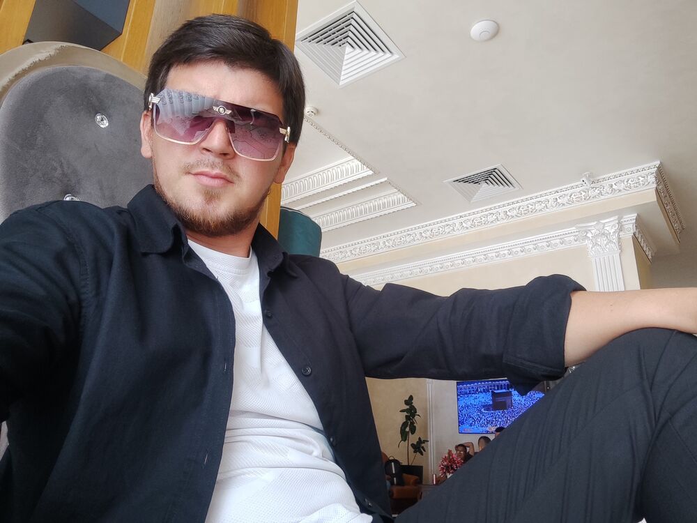  54119556  Temur, 31 ,    