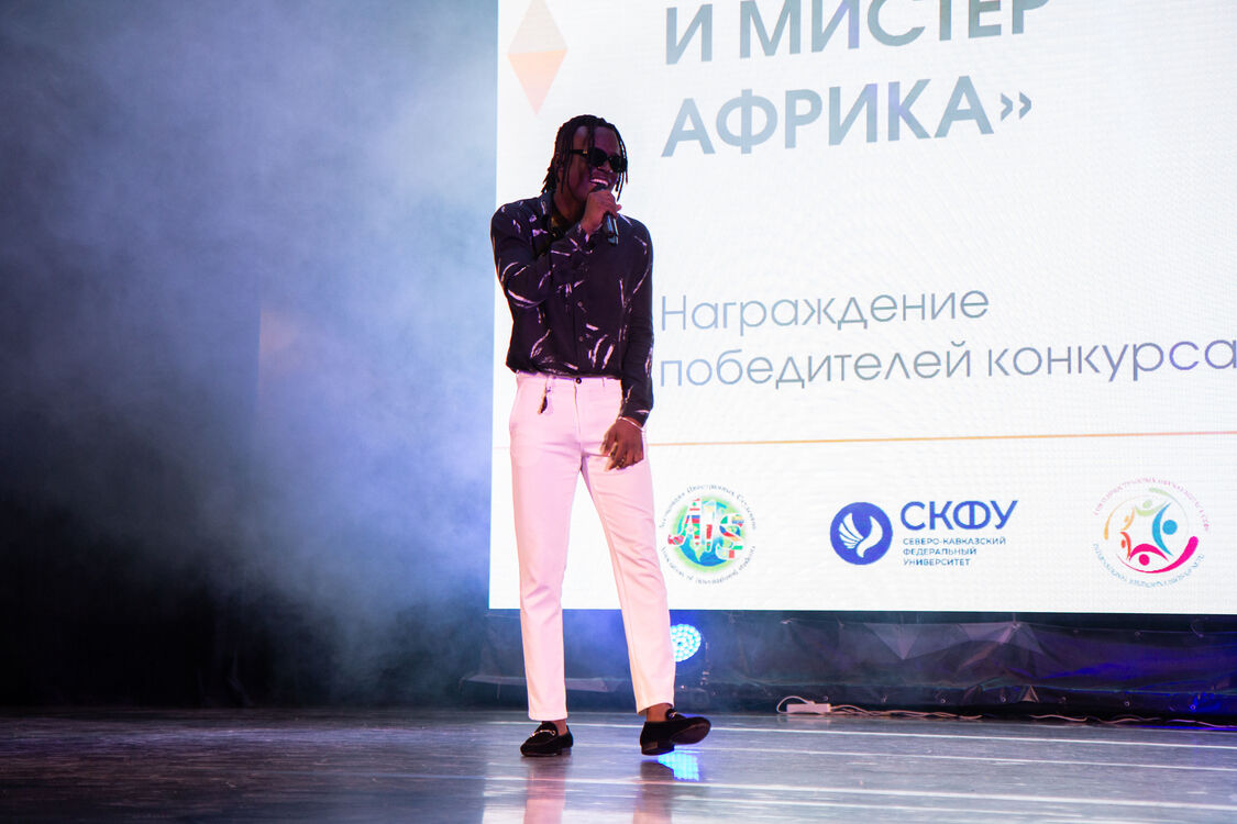  27042566  Vladmir, 30 ,    