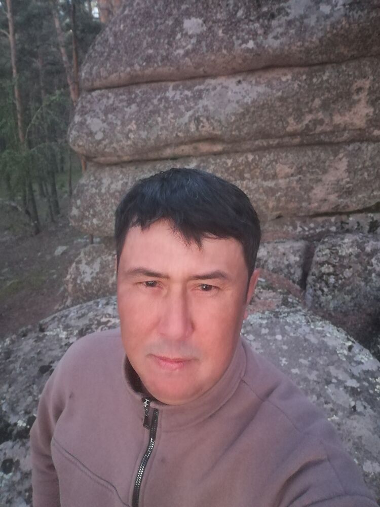  43570486  Dauren, 44 ,    