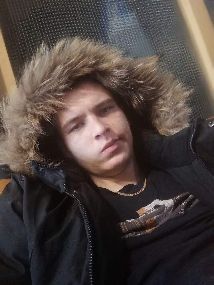 42217506  Andrey, 23 ,    