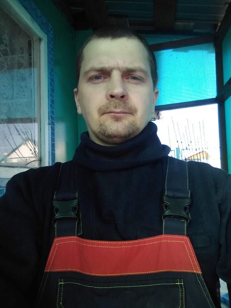  44026606  Mikhail, 35 ,    