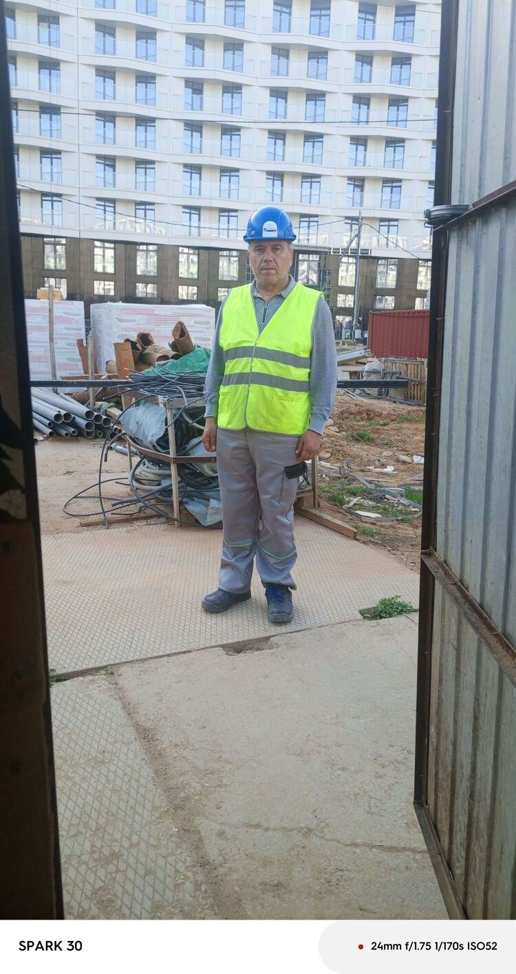  54692896  Bahtiyor, 53 ,    