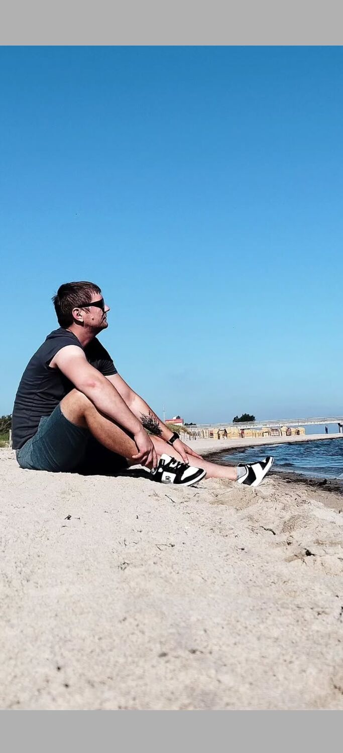  54555606  Igor, 31 ,    