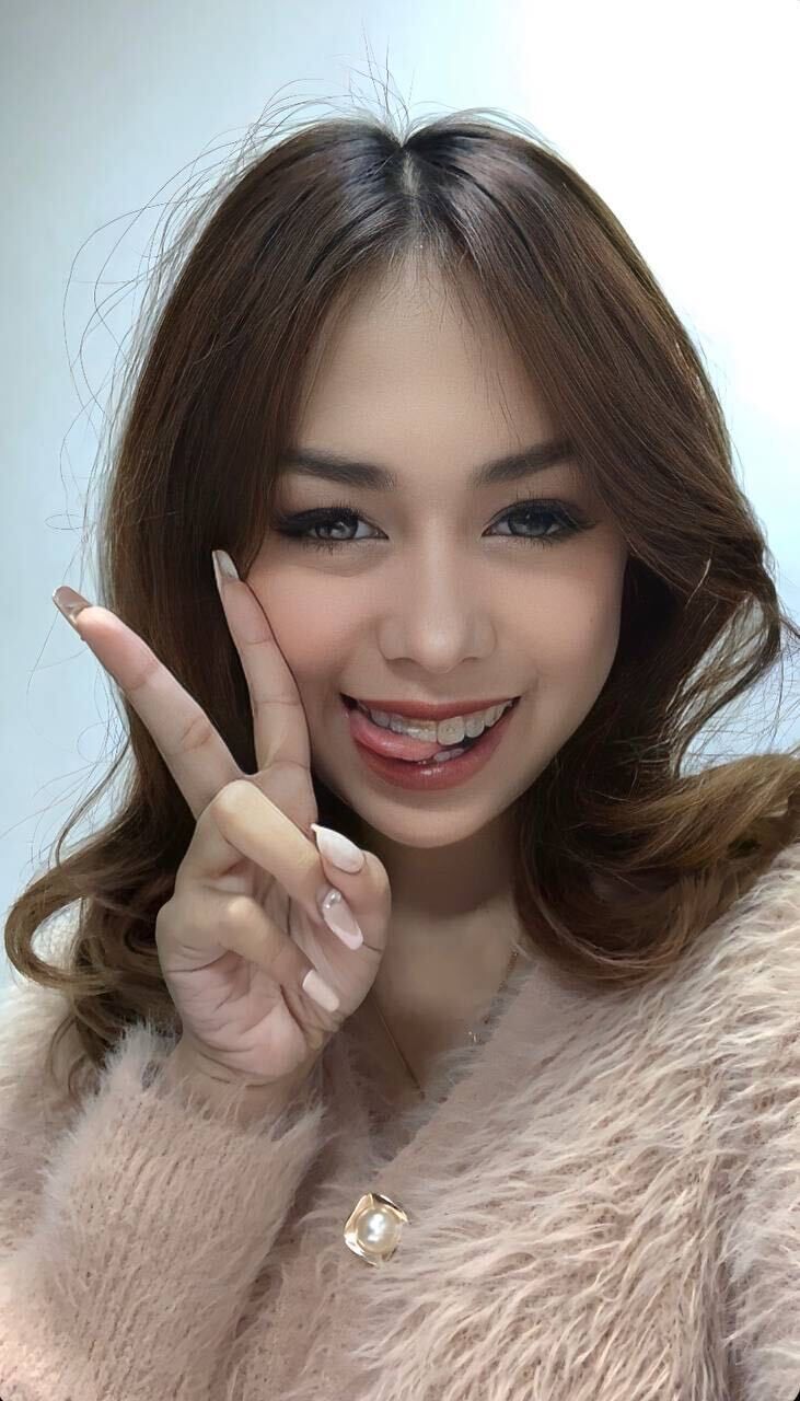 Merville,   Reign, 32 ,  