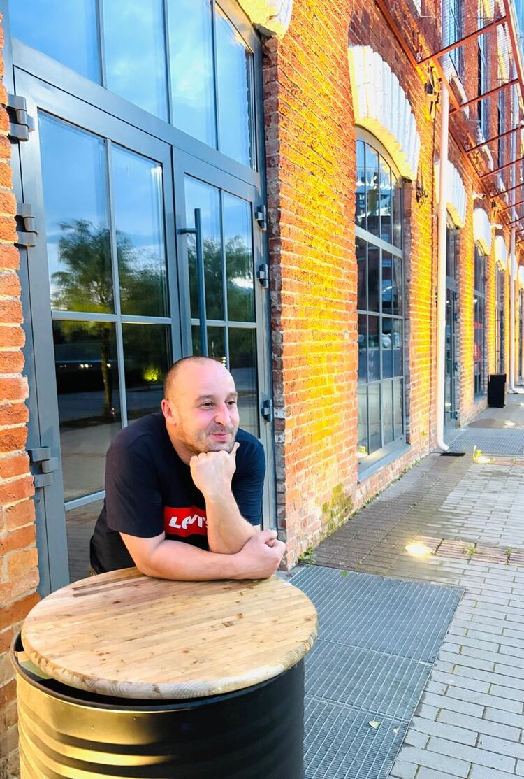  54436526  Roman, 36 ,    