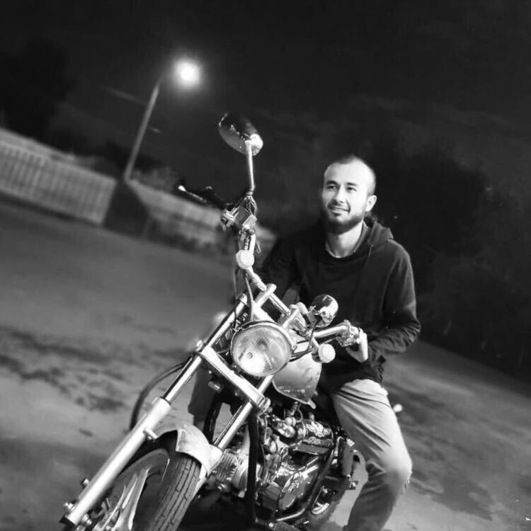  33167836  Naim, 29 ,    