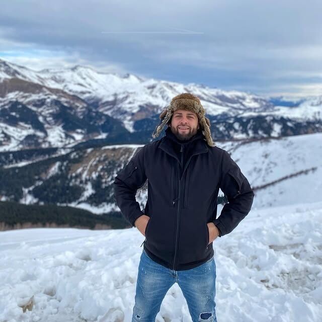  ,   Vladislav, 33 ,   ,   