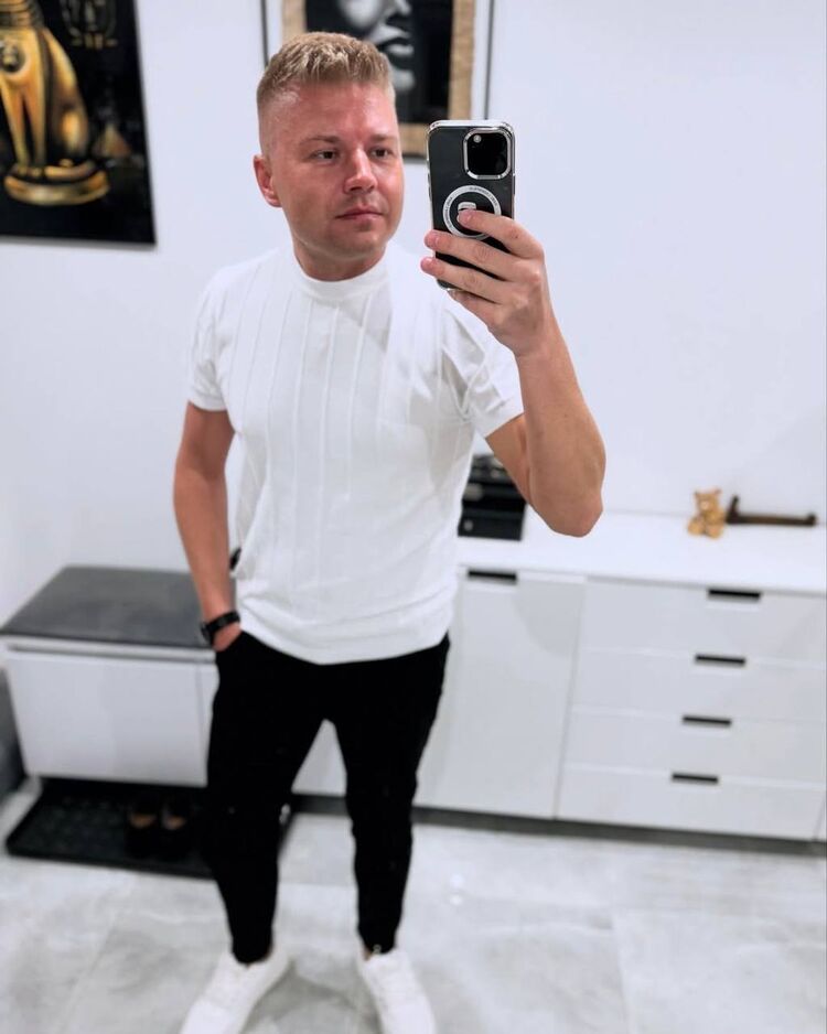  52588986  , 33 ,    