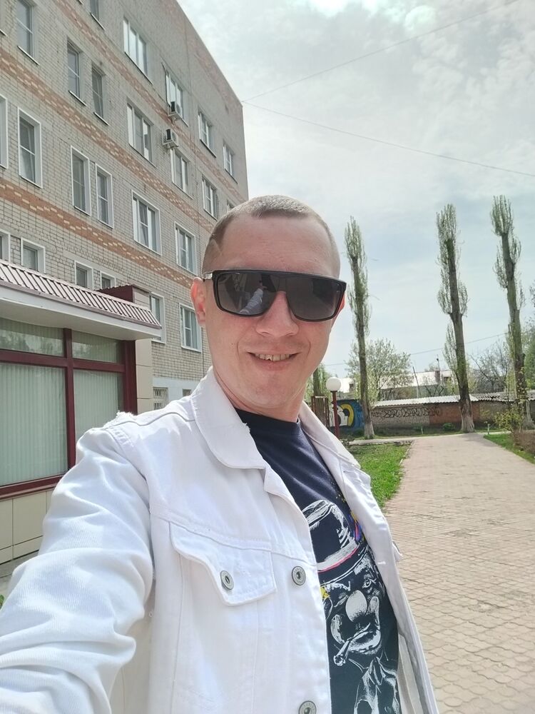  43769816  Stanislav, 38 ,    