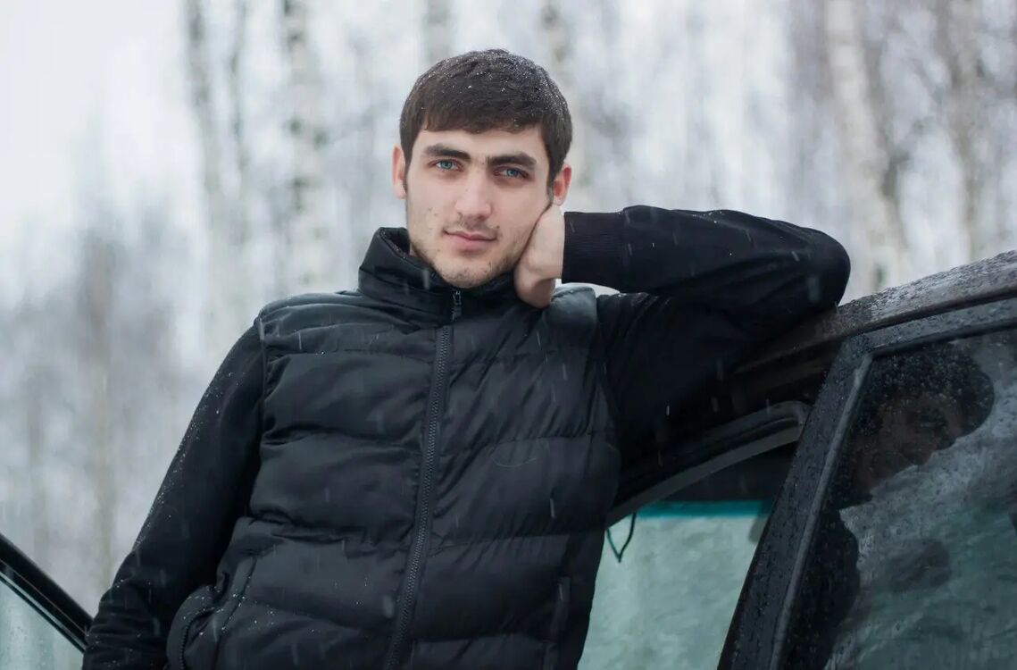  33422436  Abdulaziz, 29 ,    