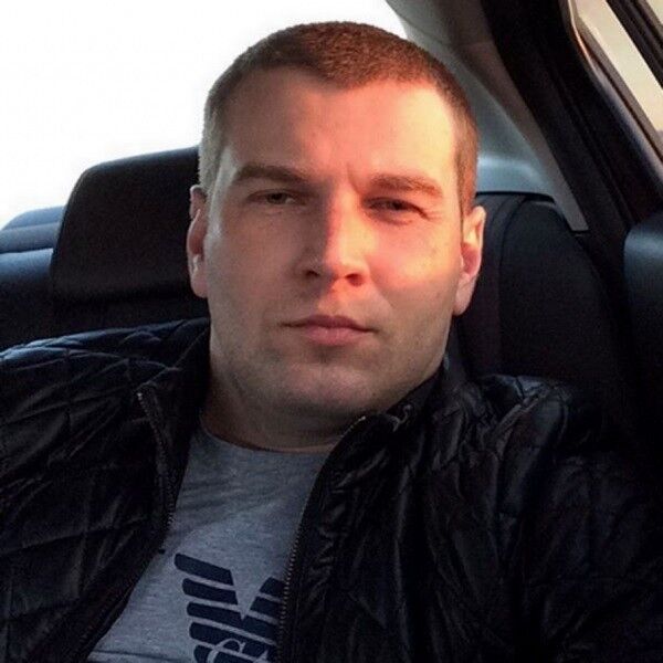  ,   Viktor, 61 ,  