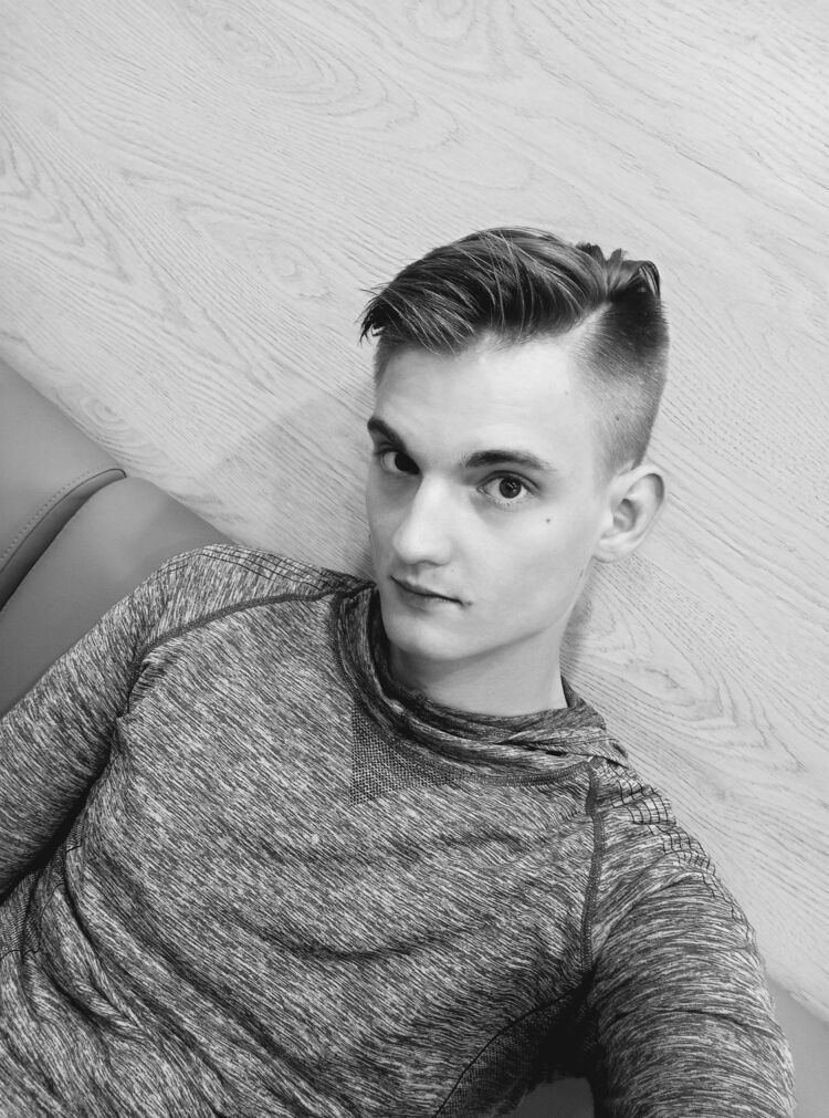  ,   Nikita, 19 ,   ,   