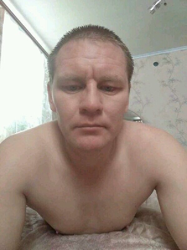  17621666  Aleksei, 44 ,    -