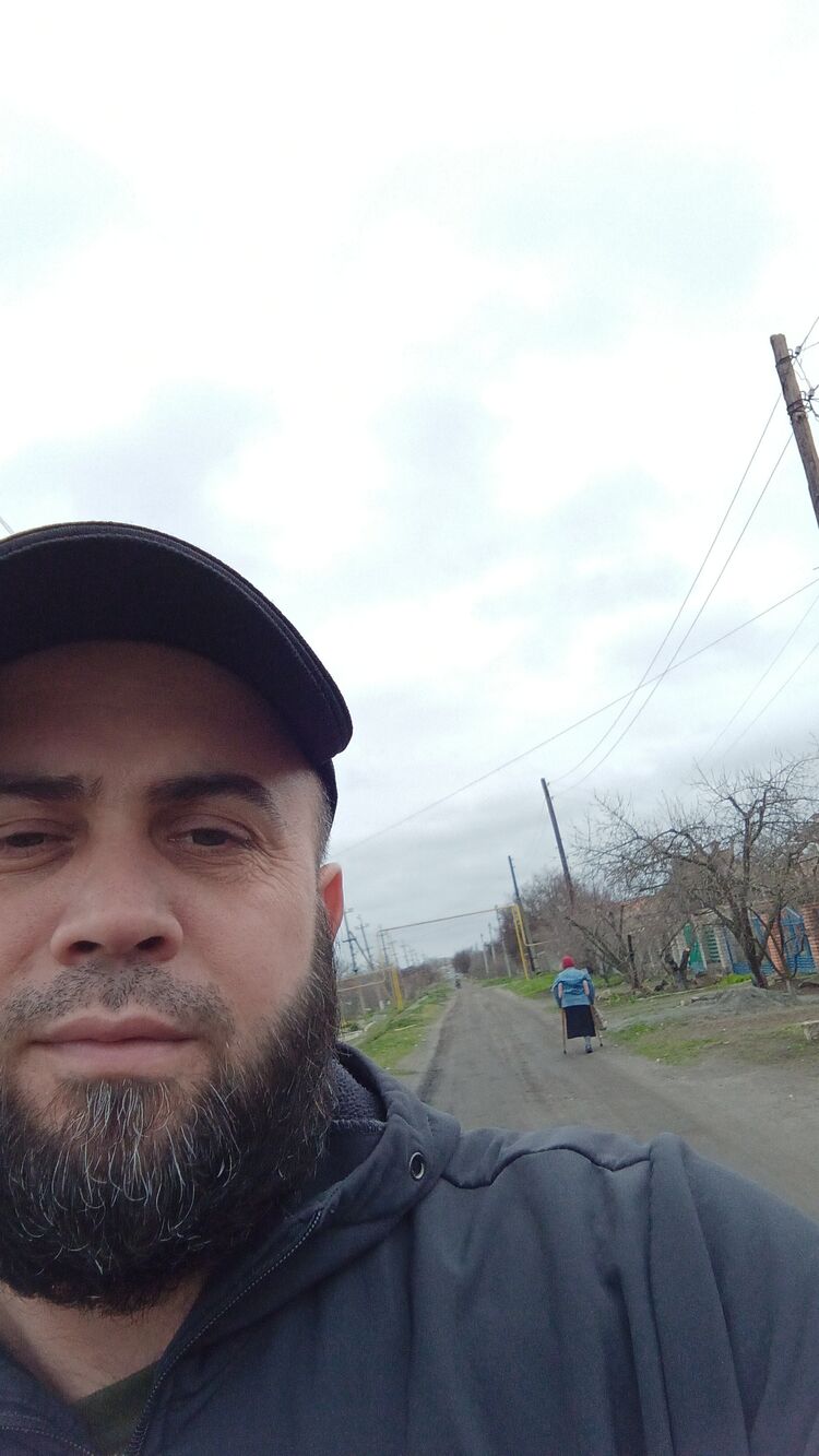  33639536  Irishan, 41 ,    