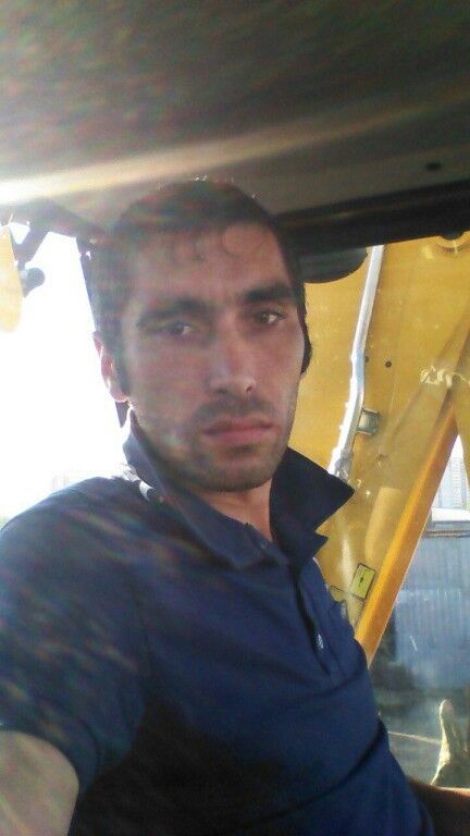 Ахмед ахмедов ахмедик. Ахмедик. Ахмедик мем. Таджик ахмедик. Ахмедик младший фото.