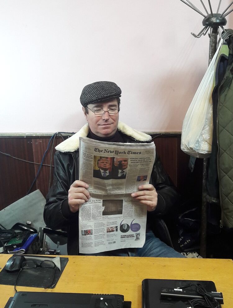 18209876  Yury, 45 ,    
