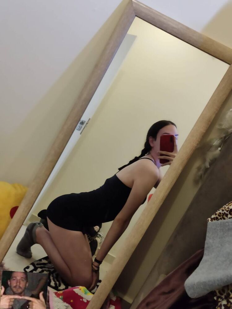  28786026  Ema Versace, 25 ,    