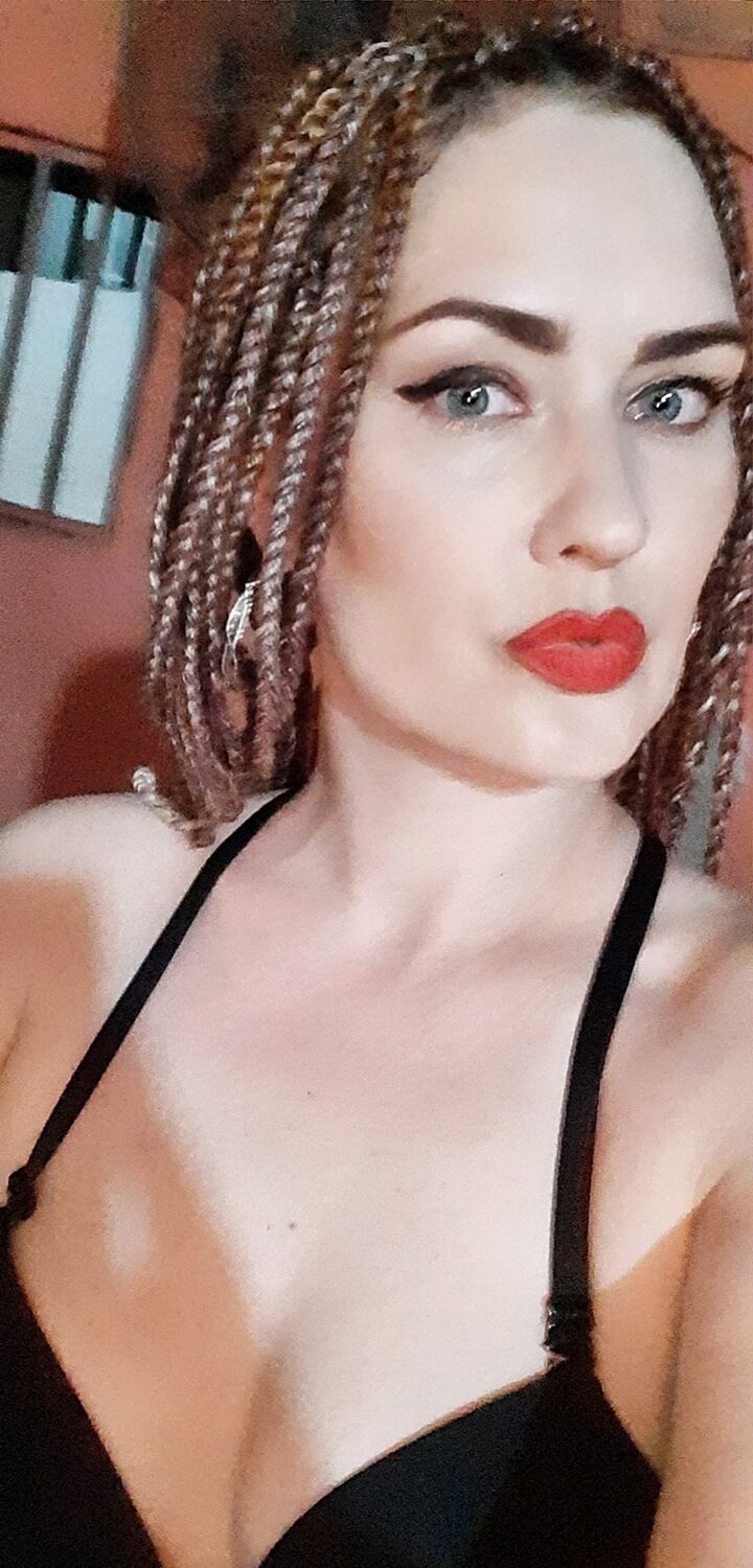  31126806  Kristina, 37 ,    
