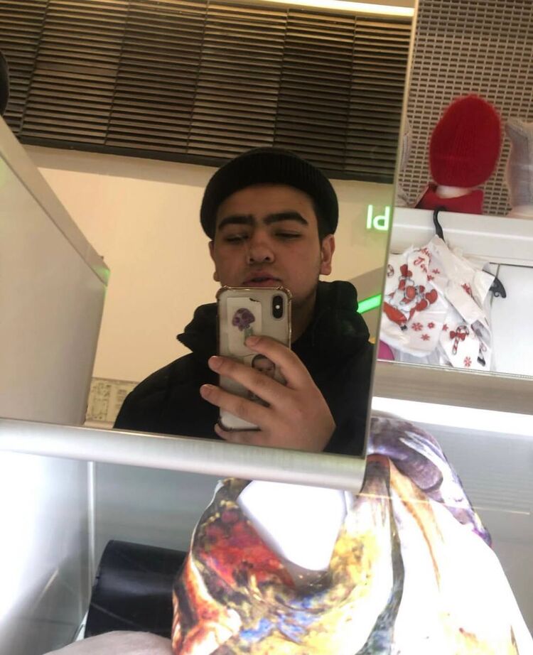  49523696  , 22 ,    