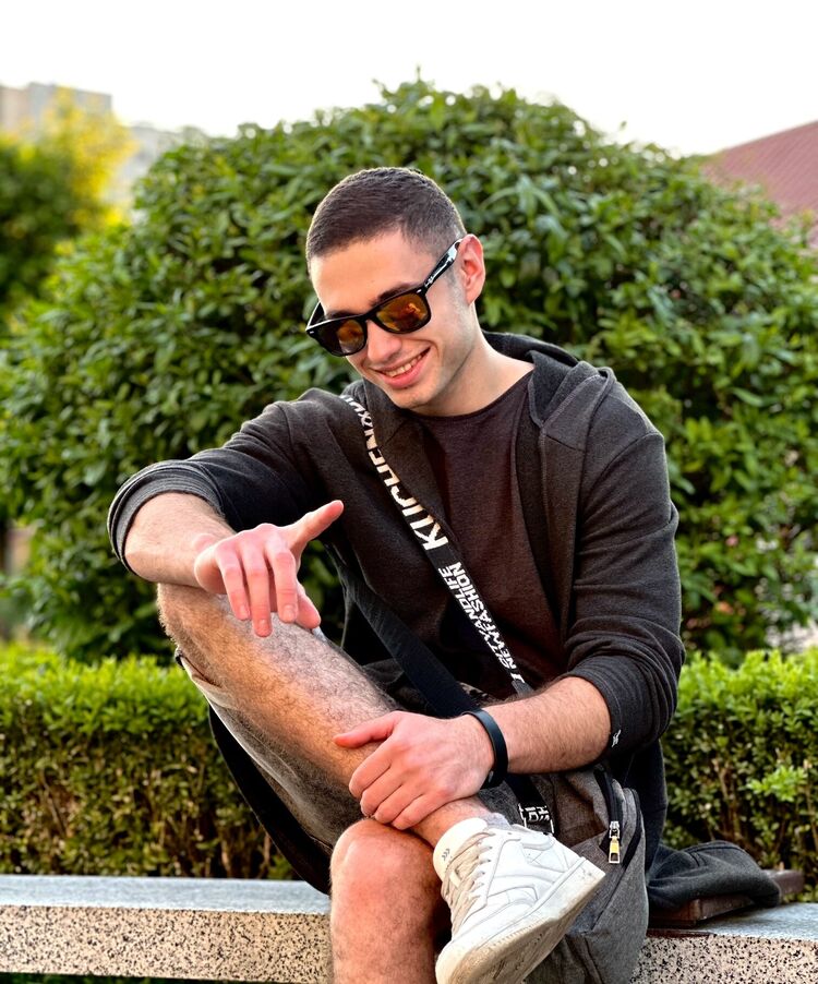  ,   Vasya, 24 ,   ,   