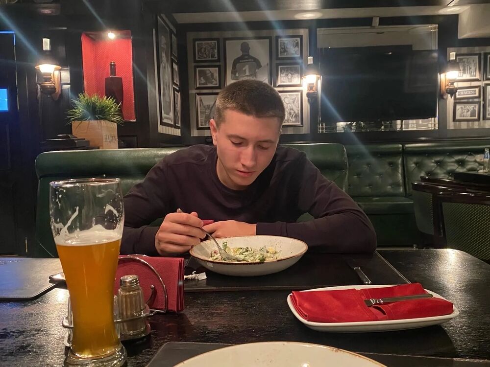  31521186  Andrey, 24 ,    