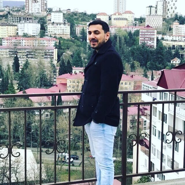  ,   Alex, 33 ,  