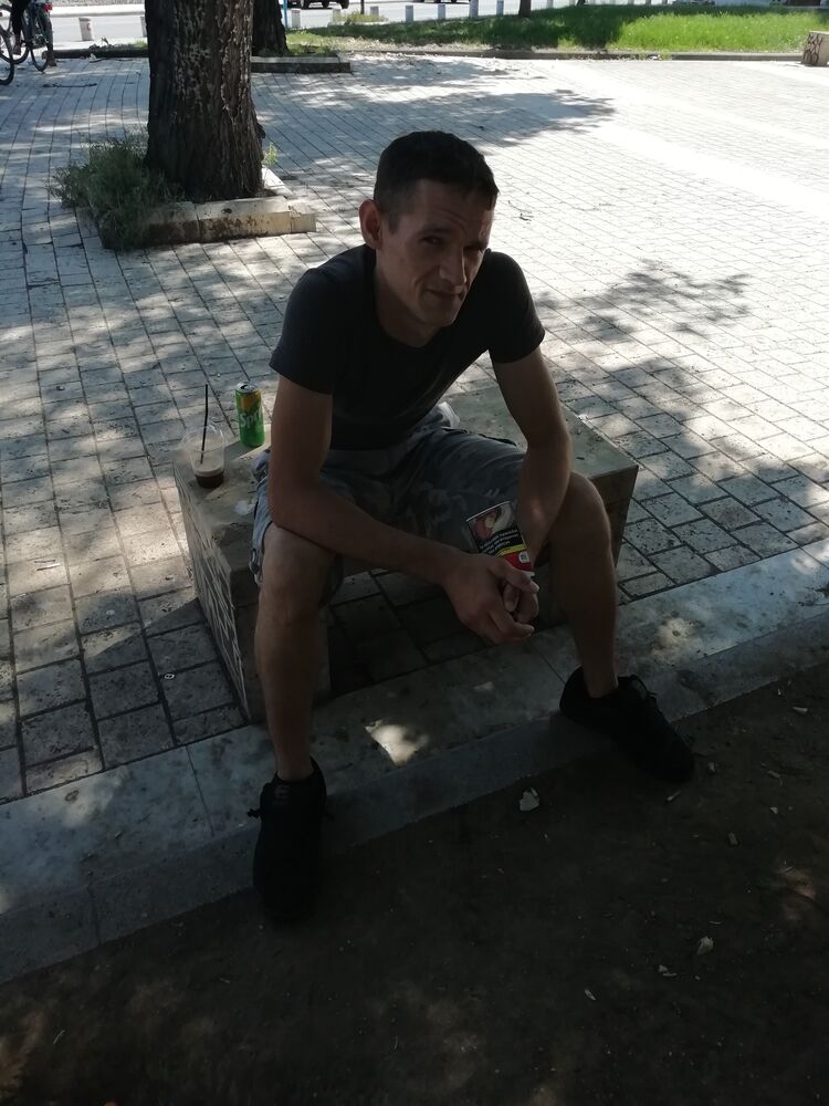  45056006  Artiom, 36 ,    Thessaloniki