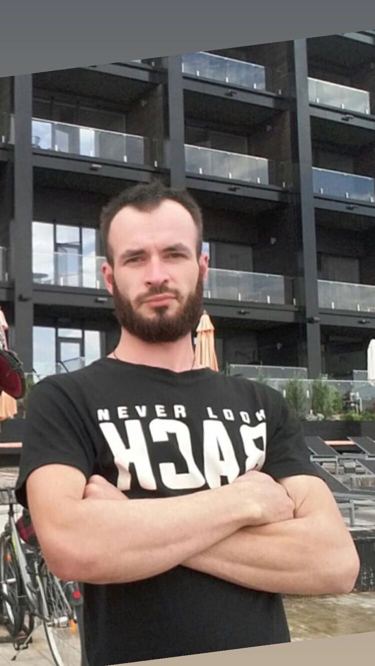  54064836  Roma, 33 ,    