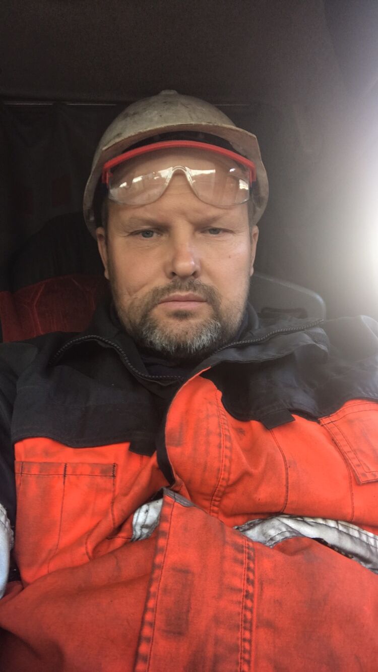  25022106  , 49 ,    