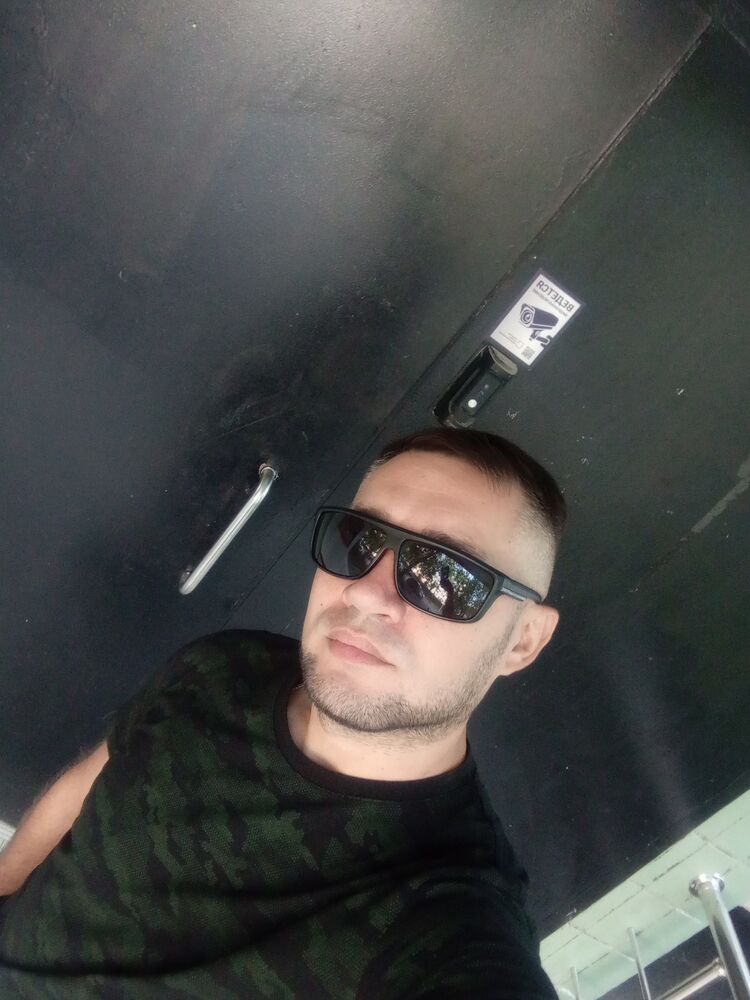  46748636  , 33 ,    