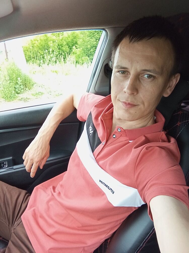  52136606  Aleksandr, 33 ,    