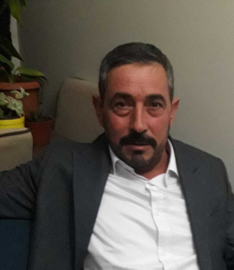  28561496  Resat, 49 ,    