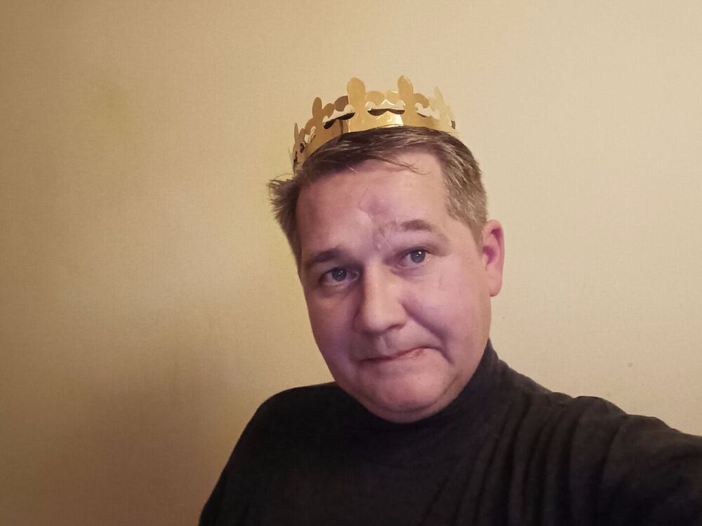  ,   Evgueni, 49 ,   ,   , c 