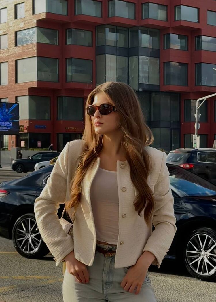  53298136  , 27 ,    -