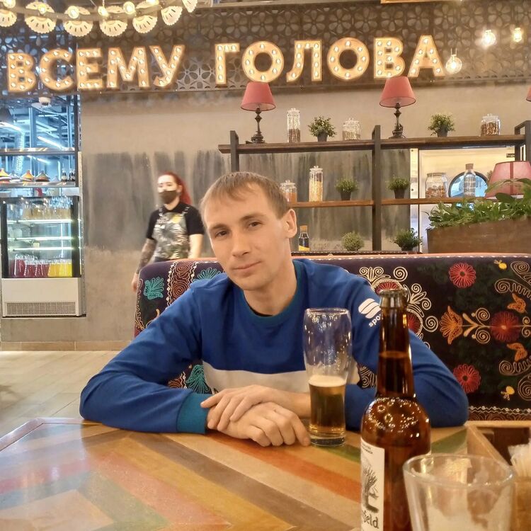  ,   Aleksandr, 33 ,   ,   , c 