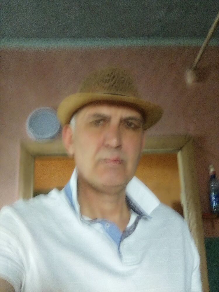  ,   Andrej, 53 ,   c 
