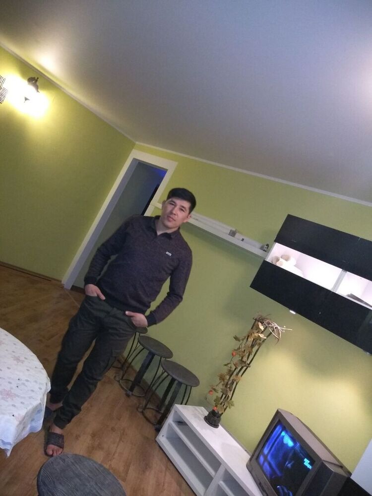  21354136  Nurik, 35 ,    