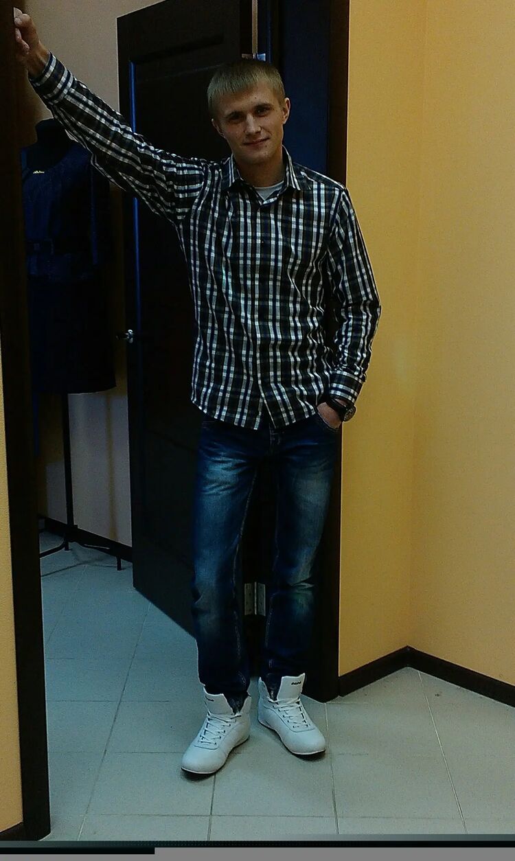  32725266  Mikola, 36 ,    