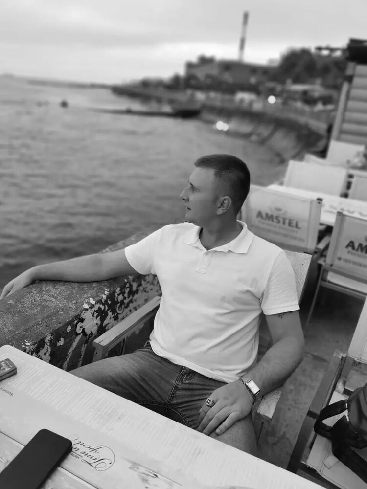  31765926  Alexander, 35 ,    