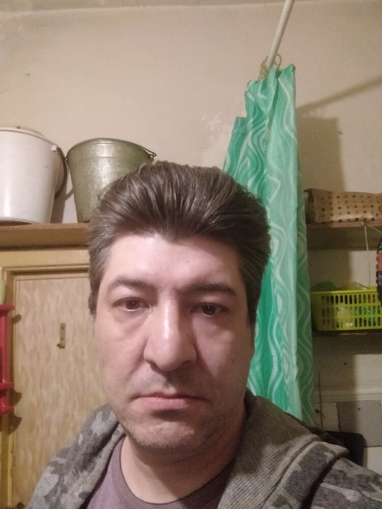  42833436  Nikola, 44 ,    