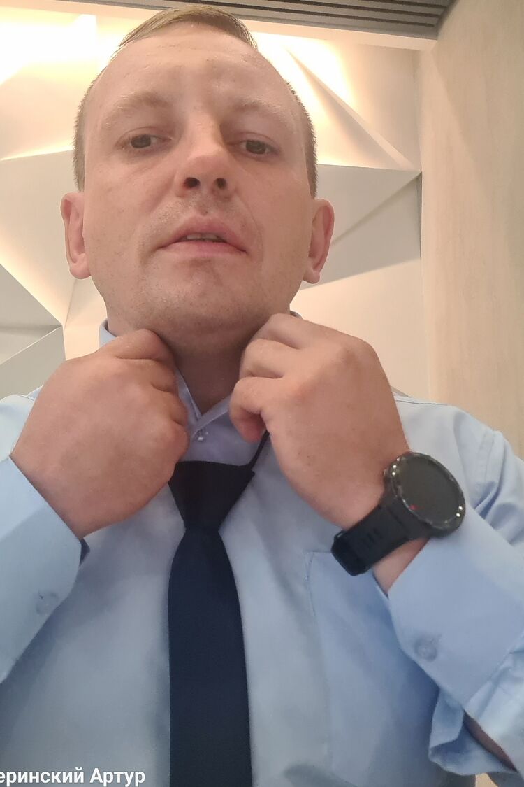  ,   Artur, 37 ,   ,   , c 