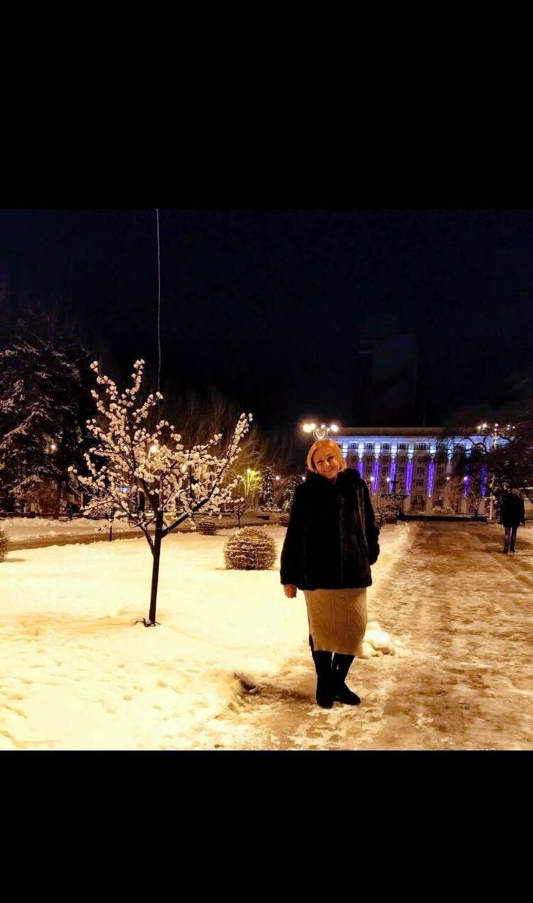  ,   Kira, 47 ,   ,   