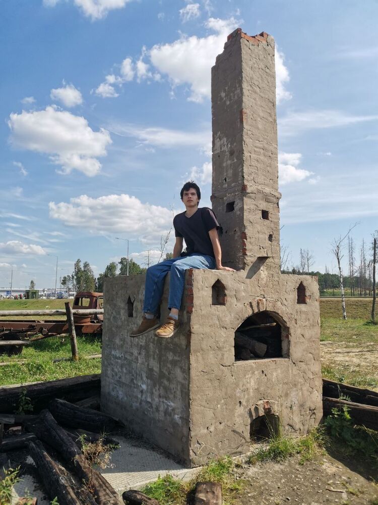  42577896  Ѹ, 22 ,    
