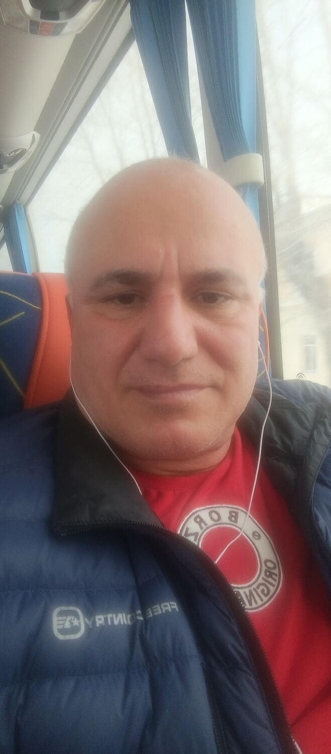  42228696   , 53 ,    