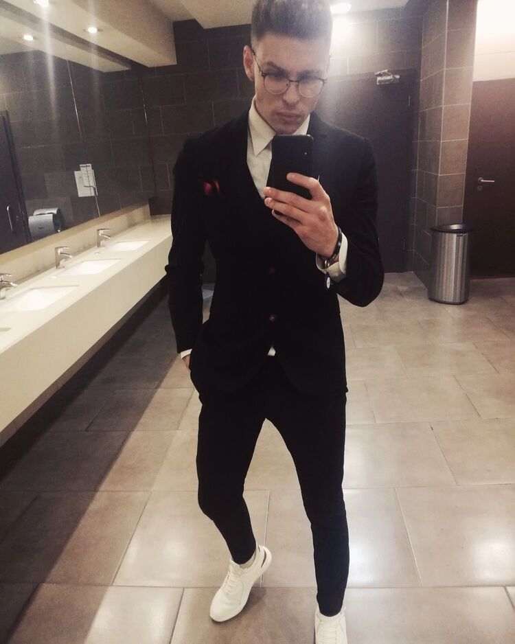  ,   Leo, 28 ,   ,   , c 