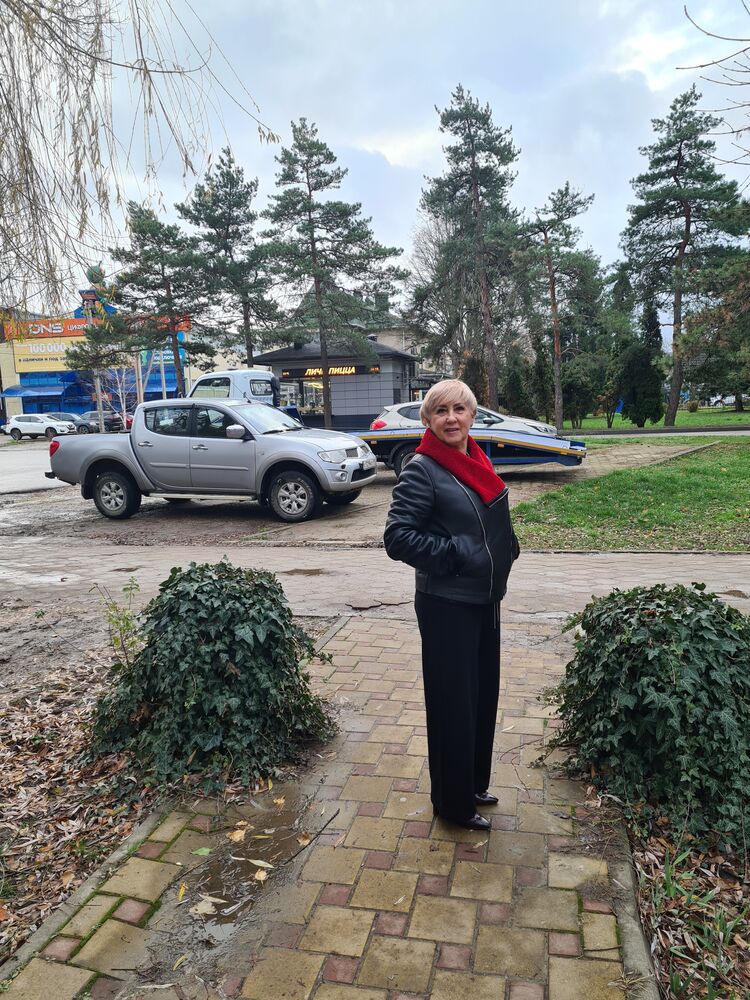  46796686  Valentina P, 65 ,     