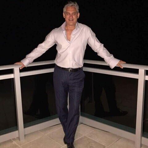  22028426  Daniel, 60 ,    